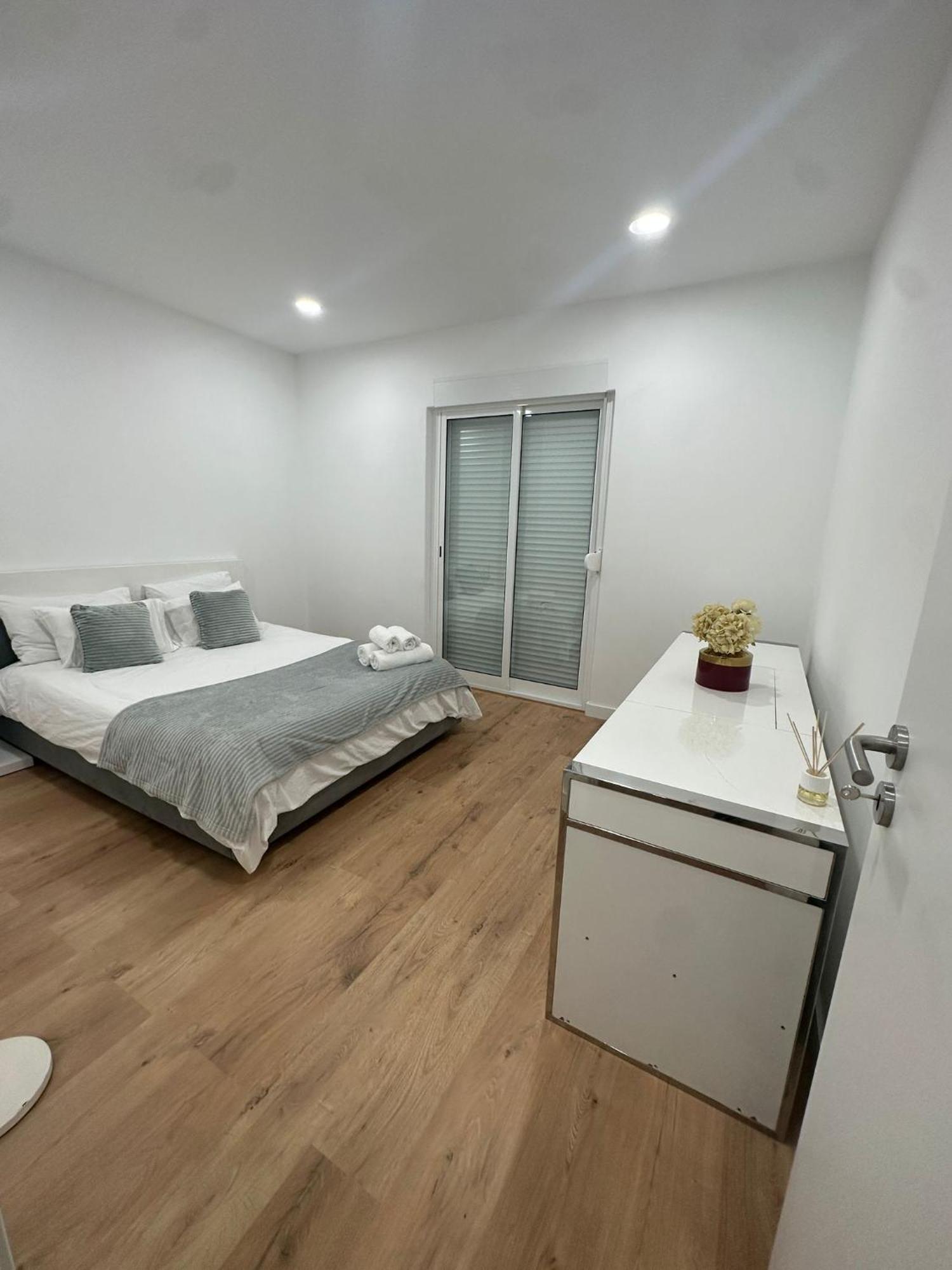 Apartamento T3 Em Lisboa/ Queluz Luaran gambar